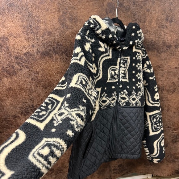 NWT Spyder Full Zip Quilted Fleece Hooded Jacket Women's Large Aztec Medallion - Picture 3 of 11